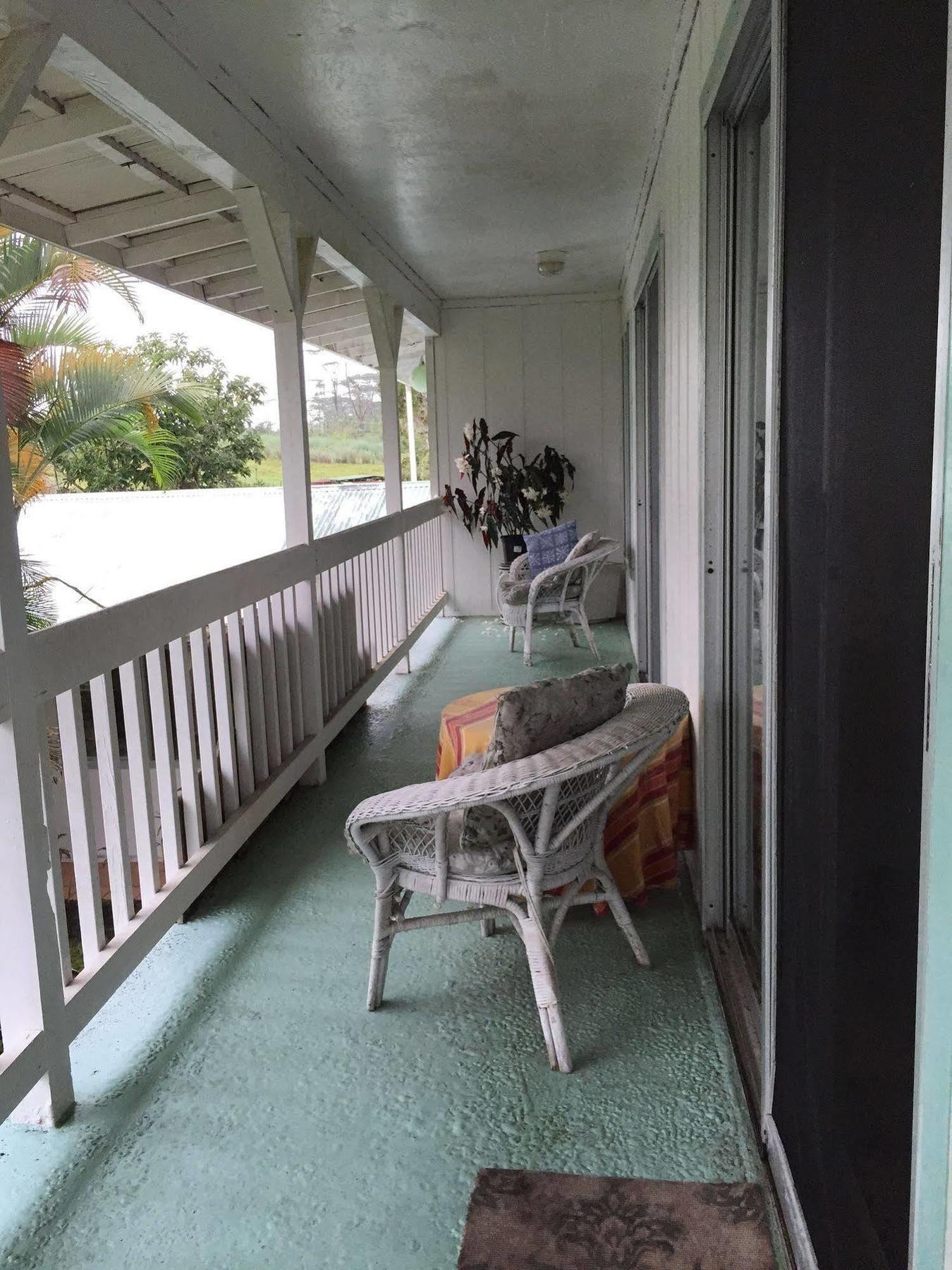 Lava Tree Tropic Inn Pahoa Exterior photo